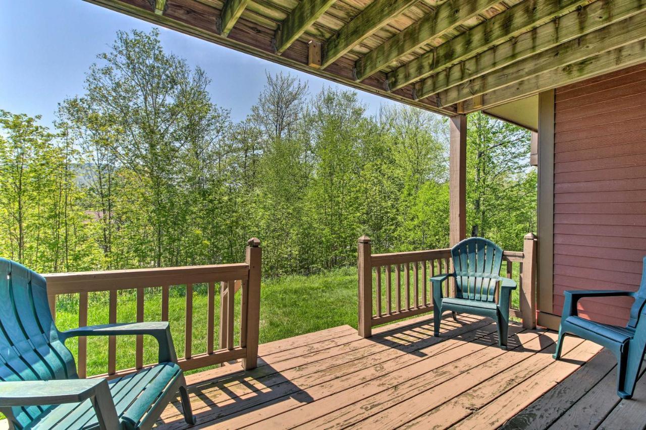 Timber Creek Townhome With 2 Decks And Mtn Views! West Dover Exterior photo